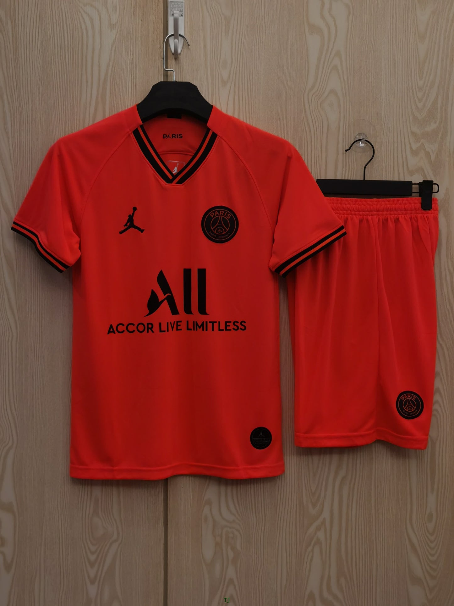 19/20 PSG away