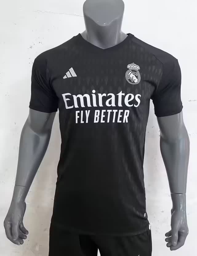 23/24 Real Madrid goalkeeper black