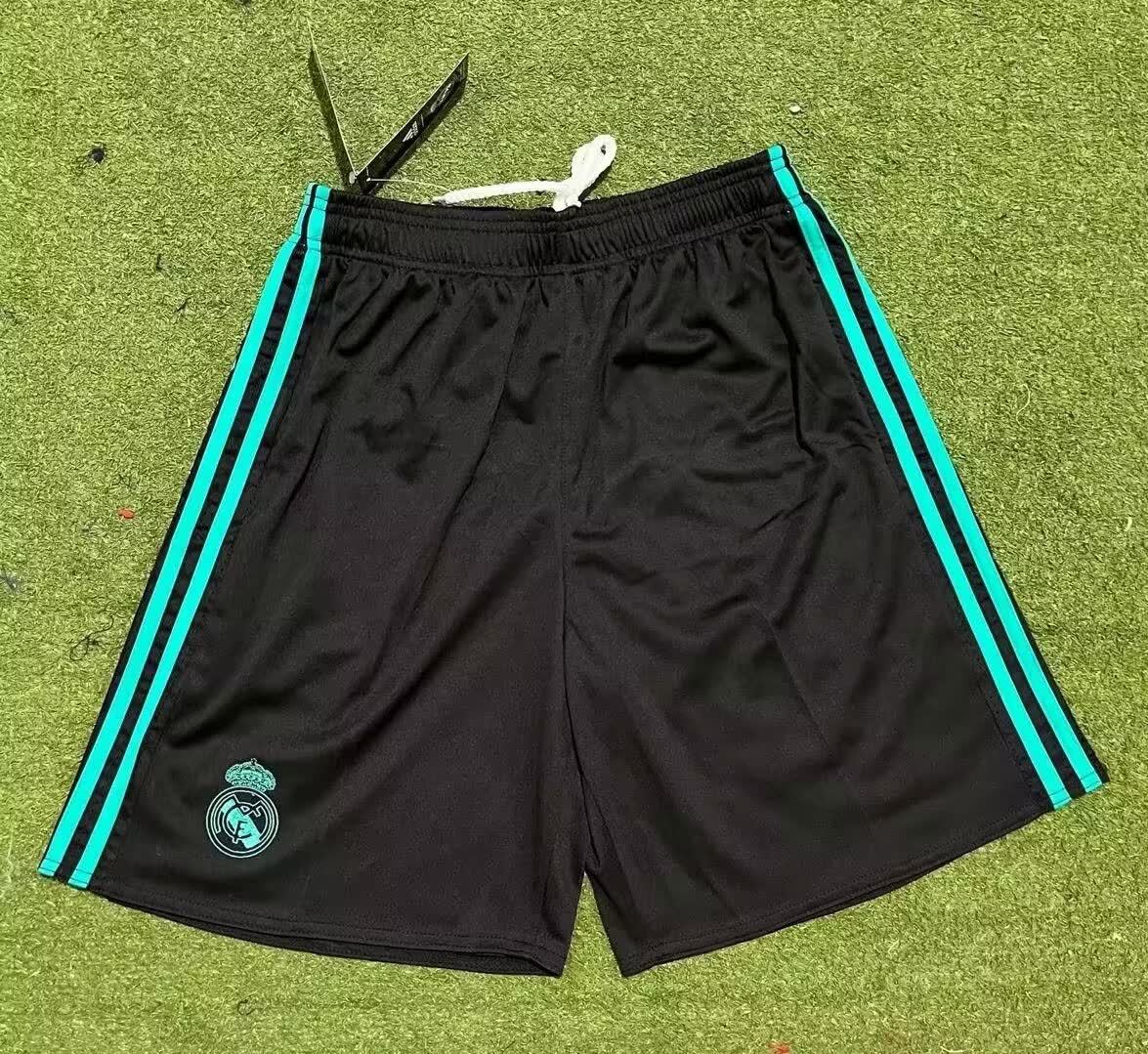 Retro shorts: 17/18 Real Madrid away