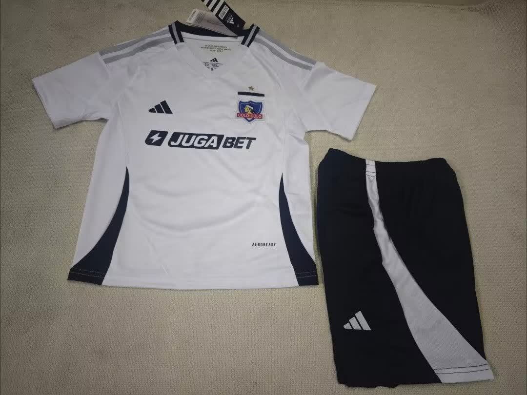 25/26 kids Colo-Colo home size: 16-28