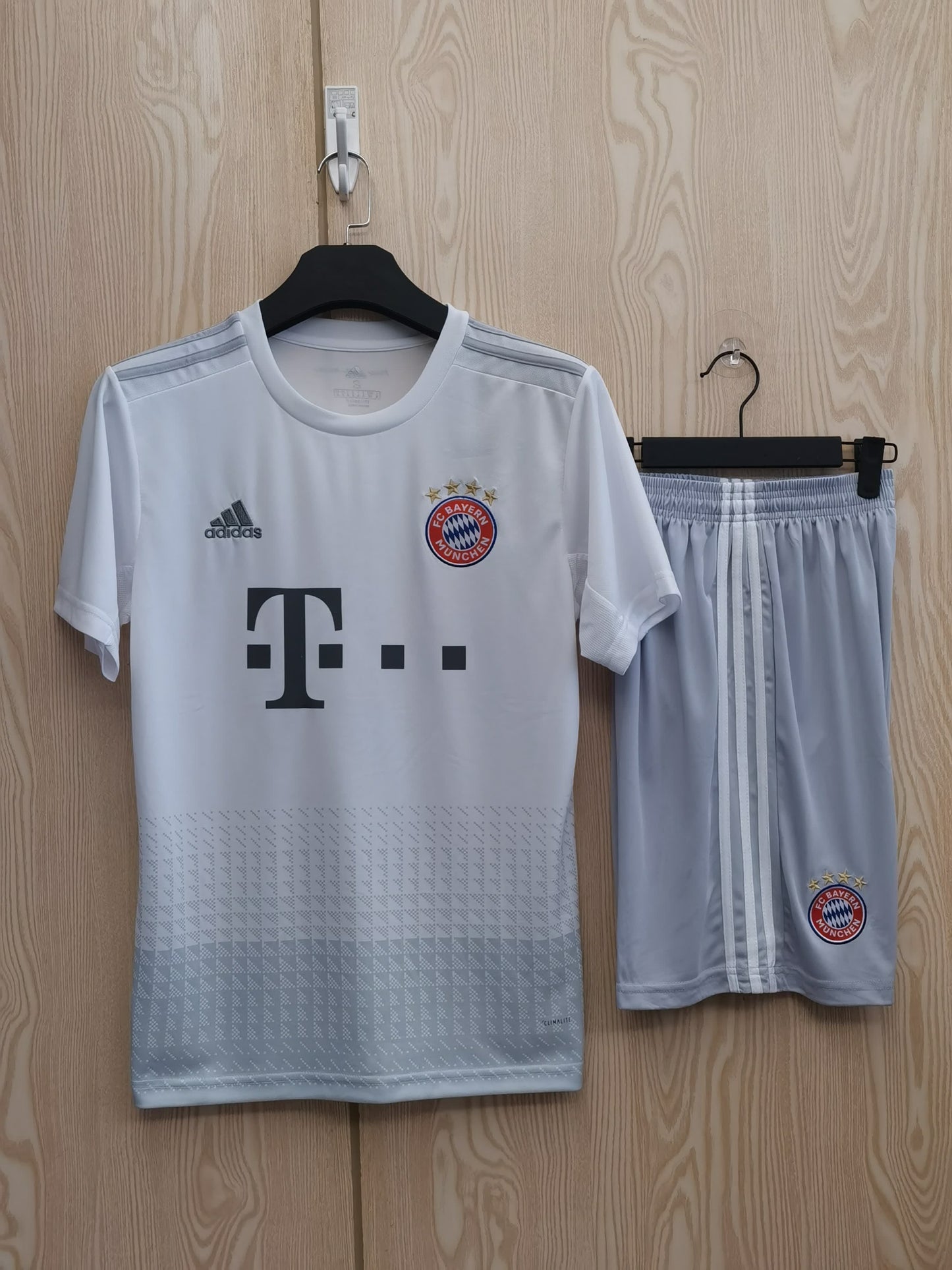 19/20 Bayern away