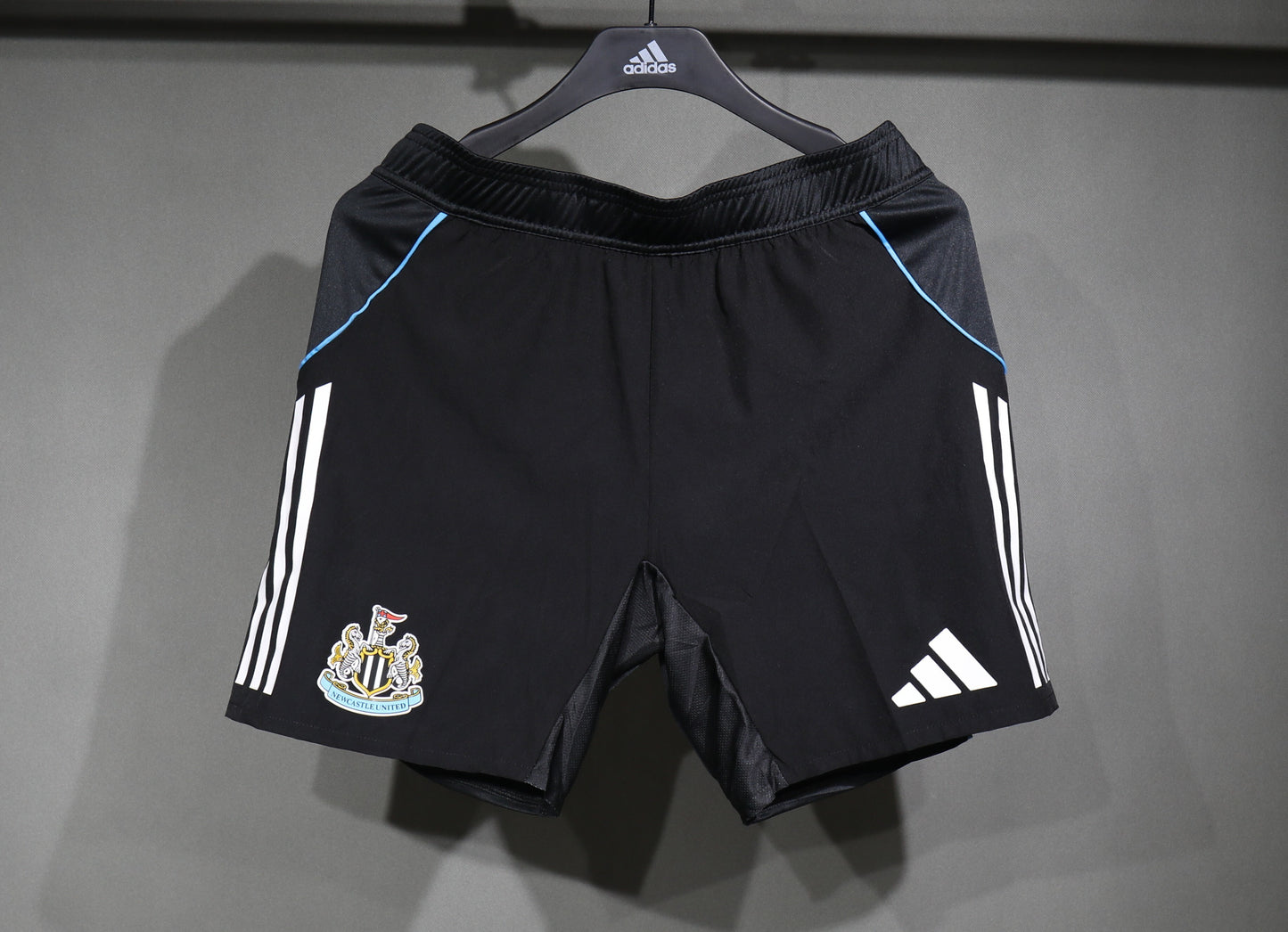 25/26 Newcastle home player shorts S-3XL