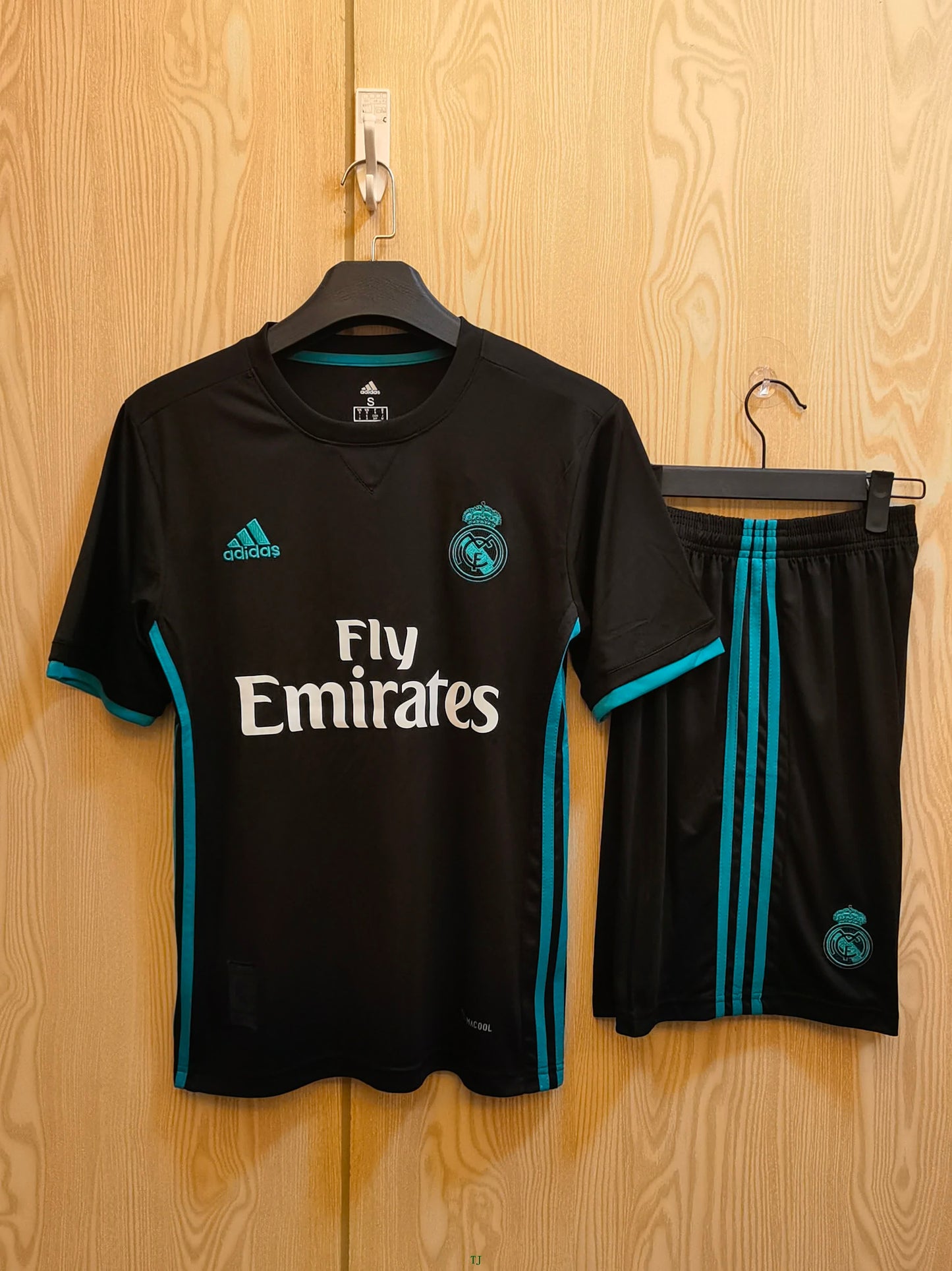 17/18 Real Madrid away