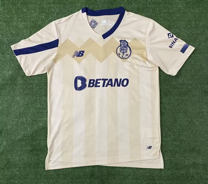23/24 Porto away