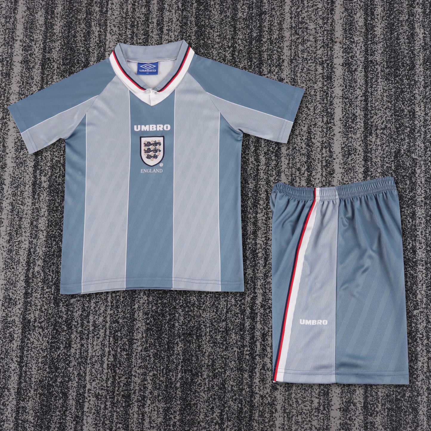 Retro Kids 1996 England away Size: 16-28