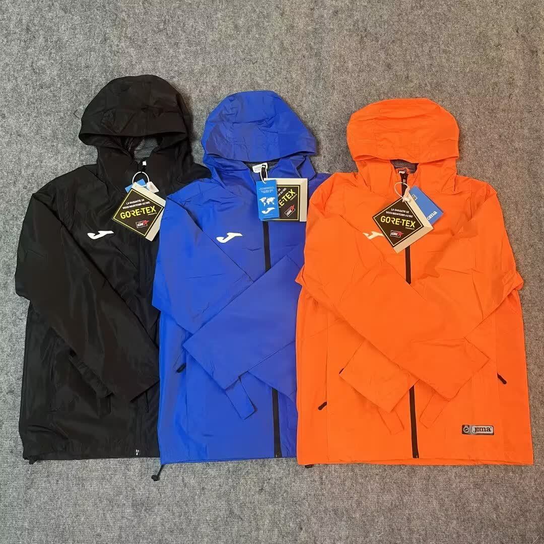 T08 Joma windbreaker