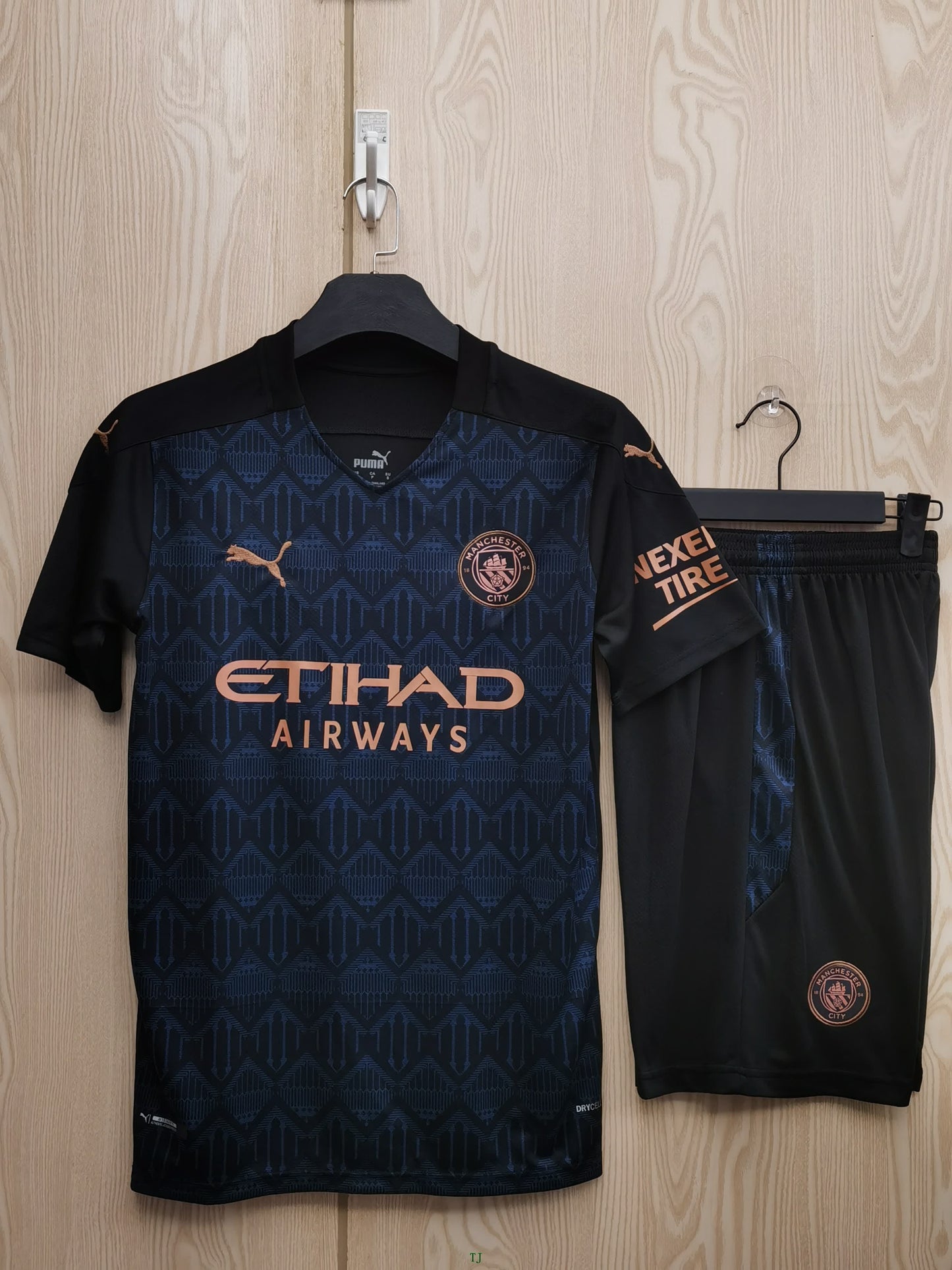20/21 Manchester City away