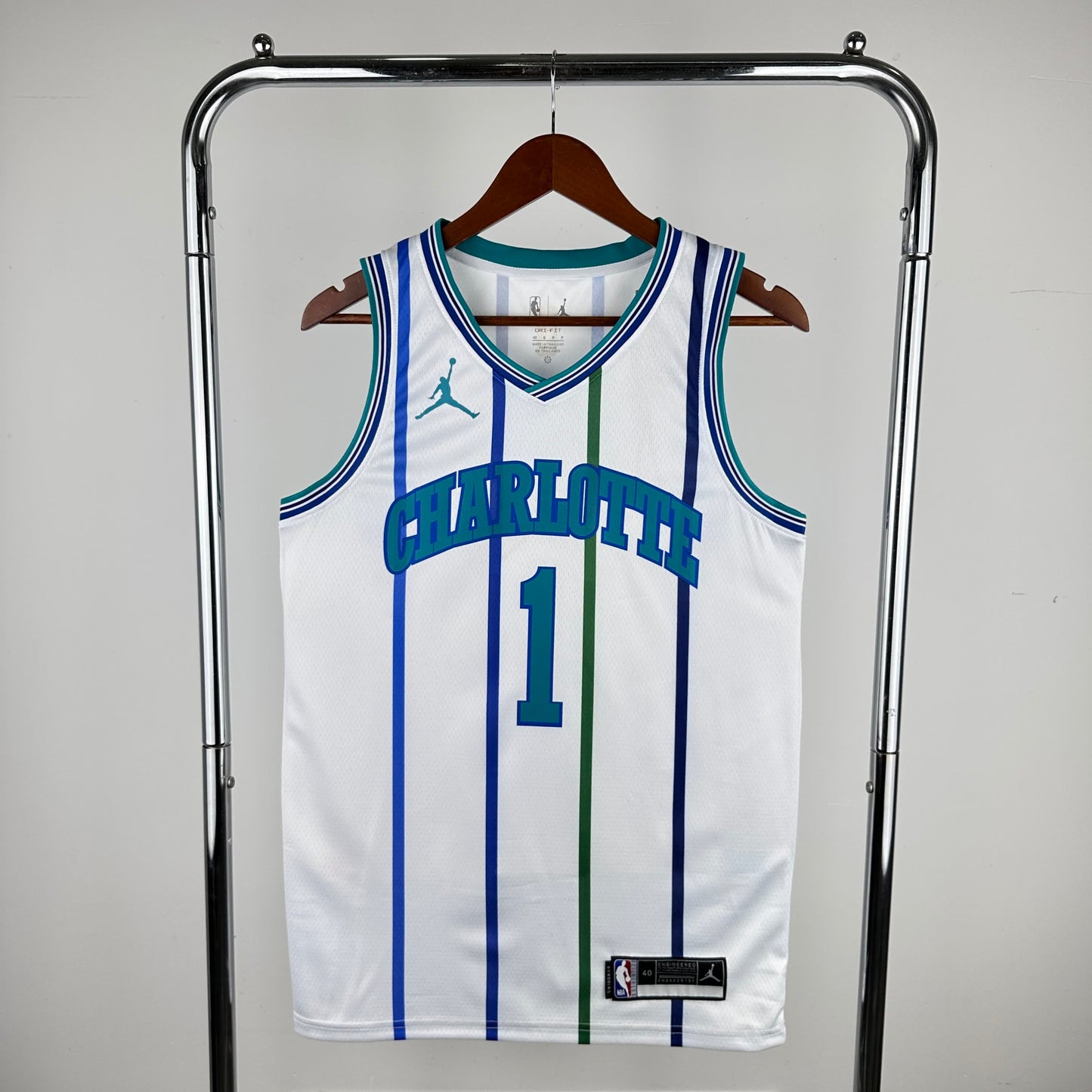 19 season Hornets retro white No.1 Ball