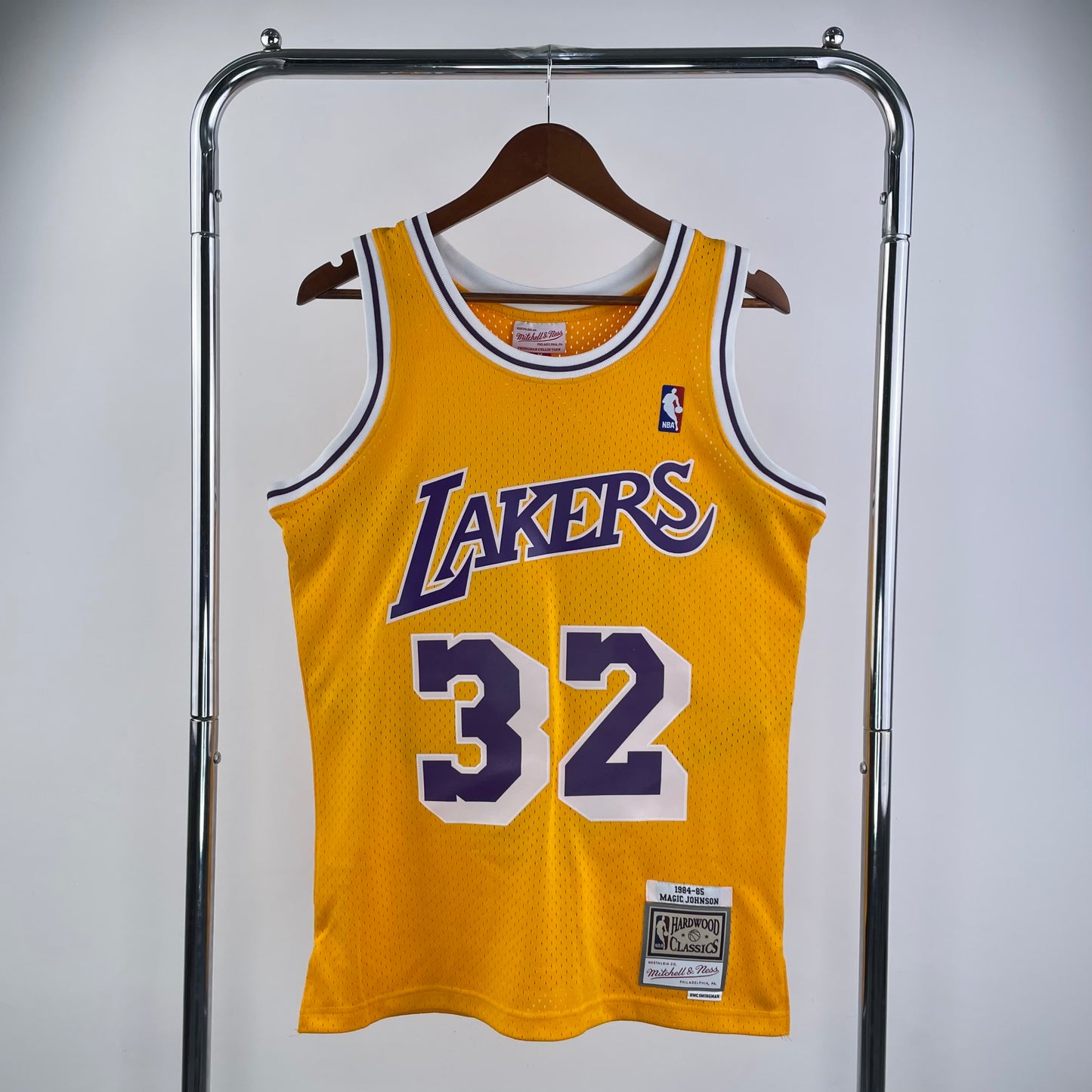 MN Heat Pressed Vintage Jersey: SW Lakers 84/85 Round Neck Yellow 32 # Johnson