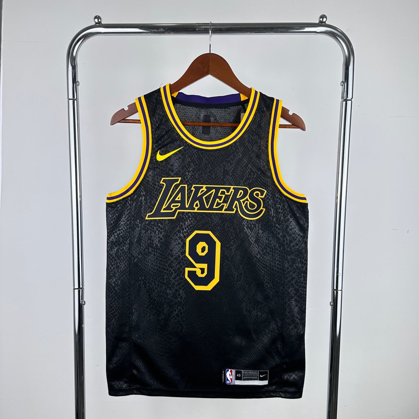 Lakers Serpent 9 # JAMES JR.