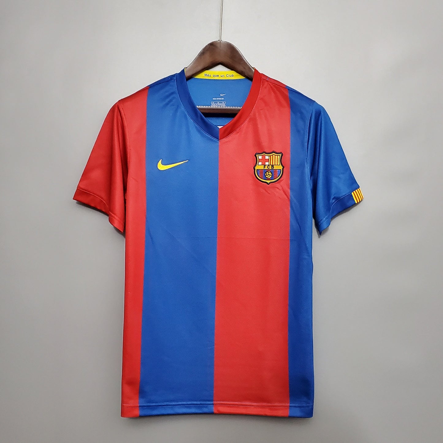 Retro Barcelona 06/07 home S-XXL