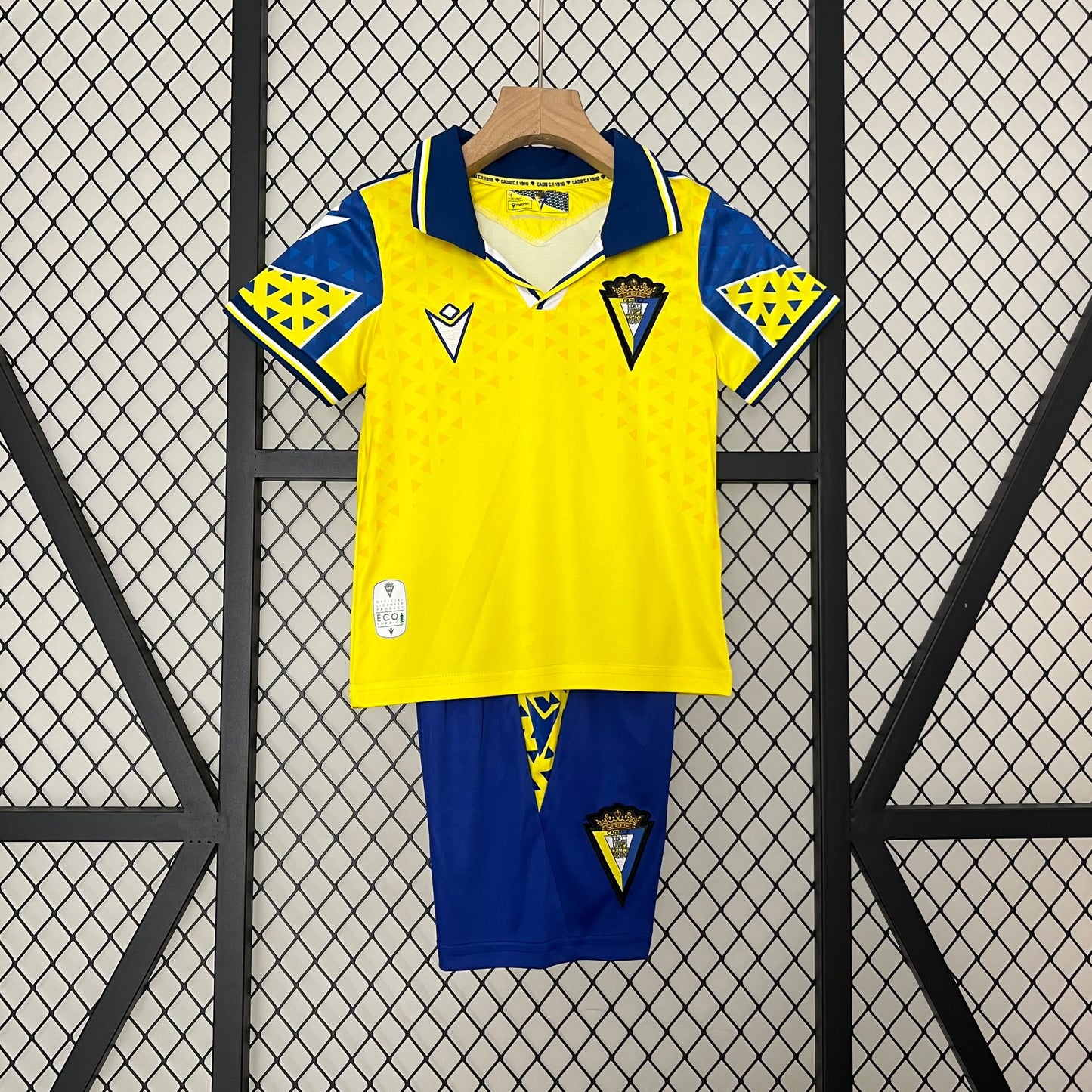 24/25 Kids Cadiz Home Size: 16-28