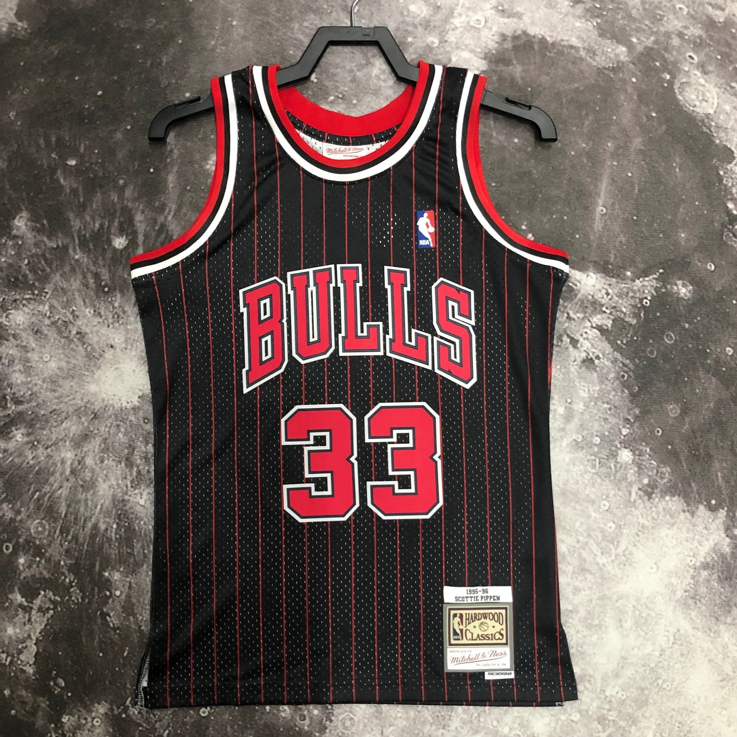 MN hot-pressed vintage jersey: SW Bulls' 96 season black stripe No. 33 Pippen