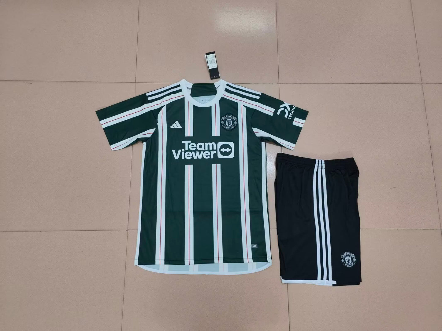 23/24 Manchester United away set