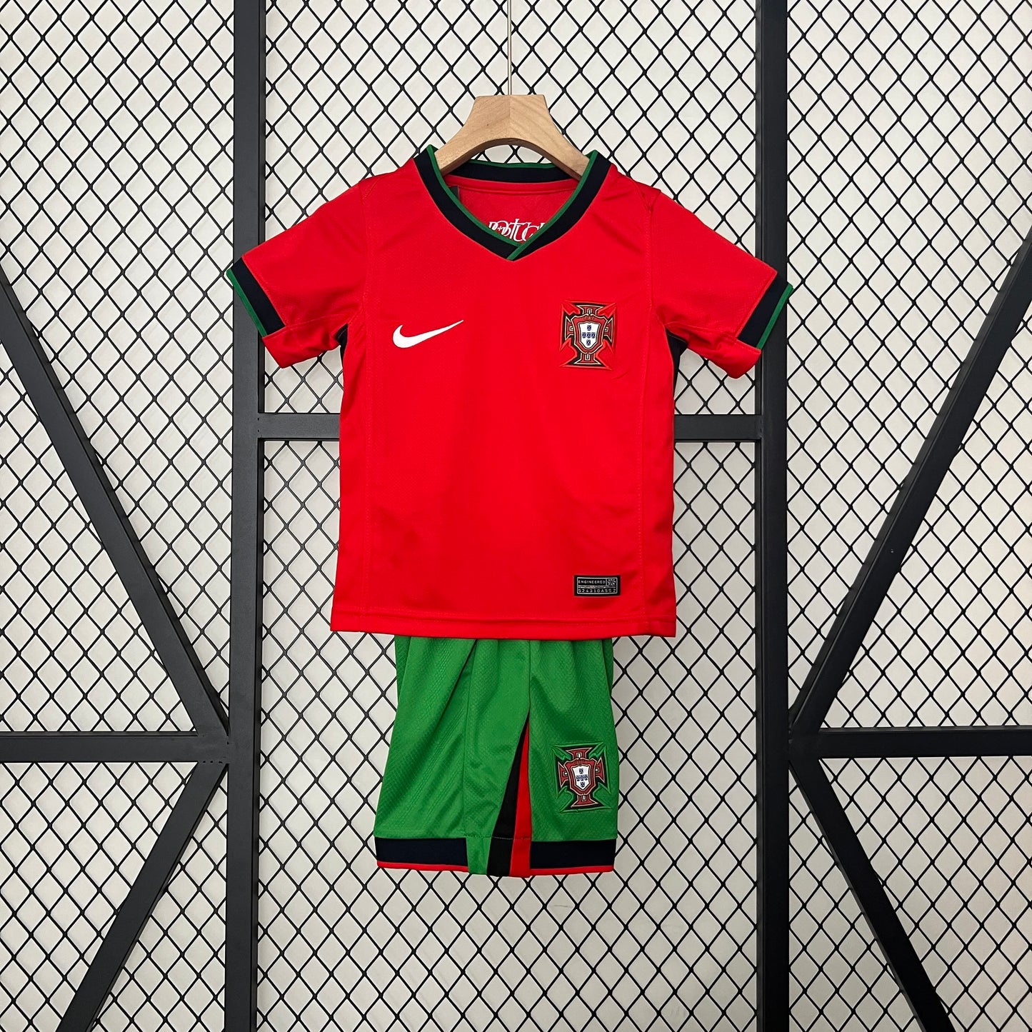 24/25 Kids Portugal Home Size: 16-28