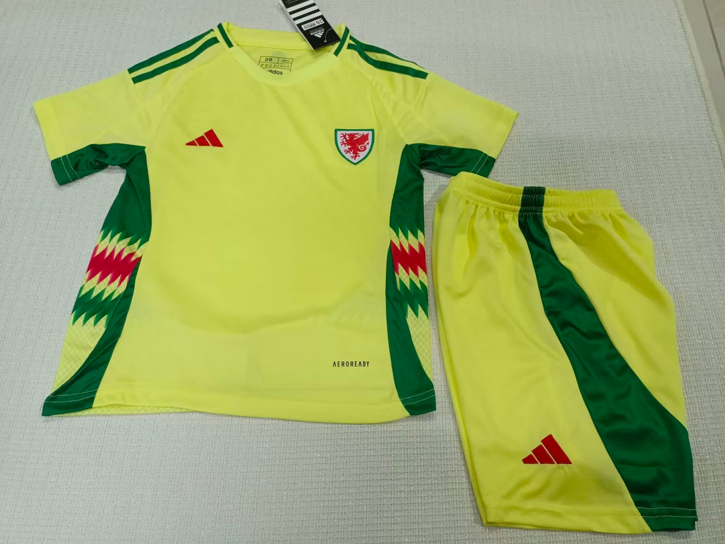 24/25 Kids Wales away game Size: 16-28