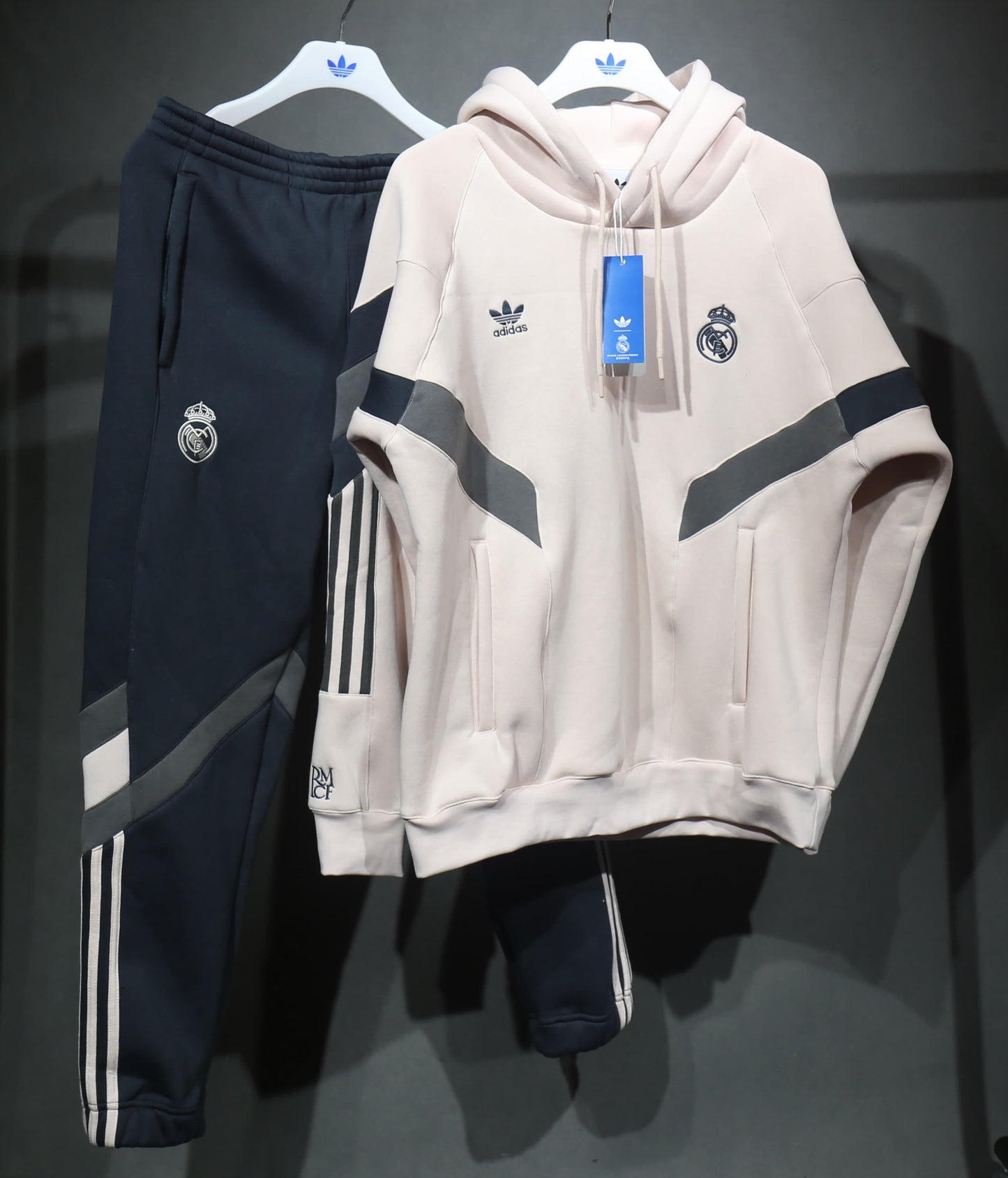 24/25 Real Madrid Star Same Three Leaf Retro Velvet Hoodie Set