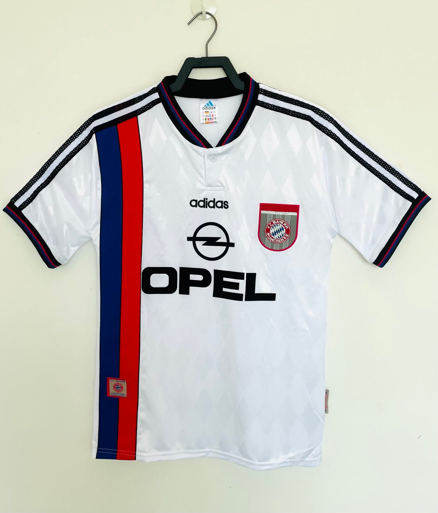 Retro 1996/98 Bayern away league version