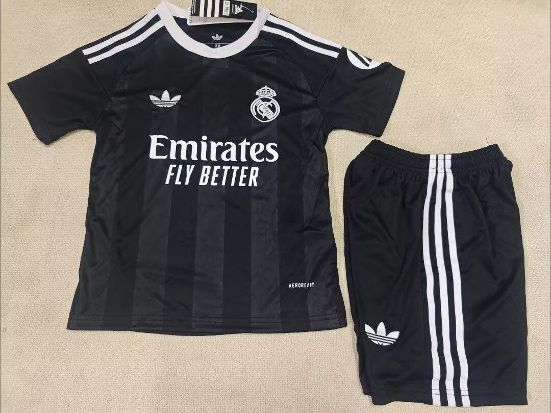 25/26 Kids Real Madrid Black Goalkeeper Size 16~28