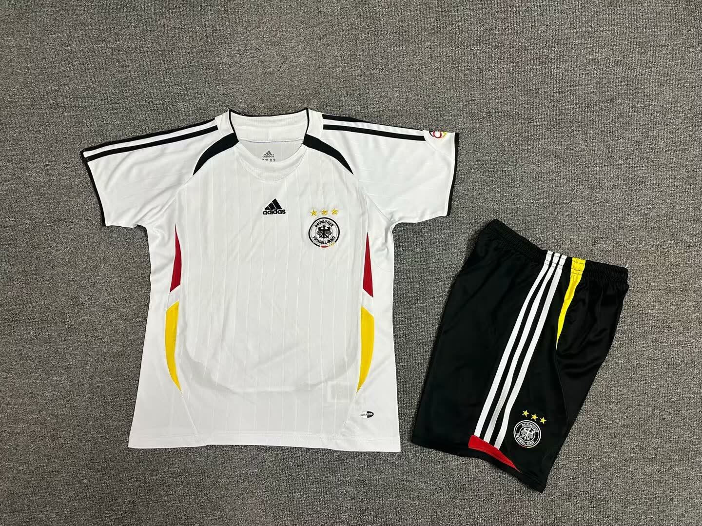Retro Kids 2006 Germany home size: 16-28