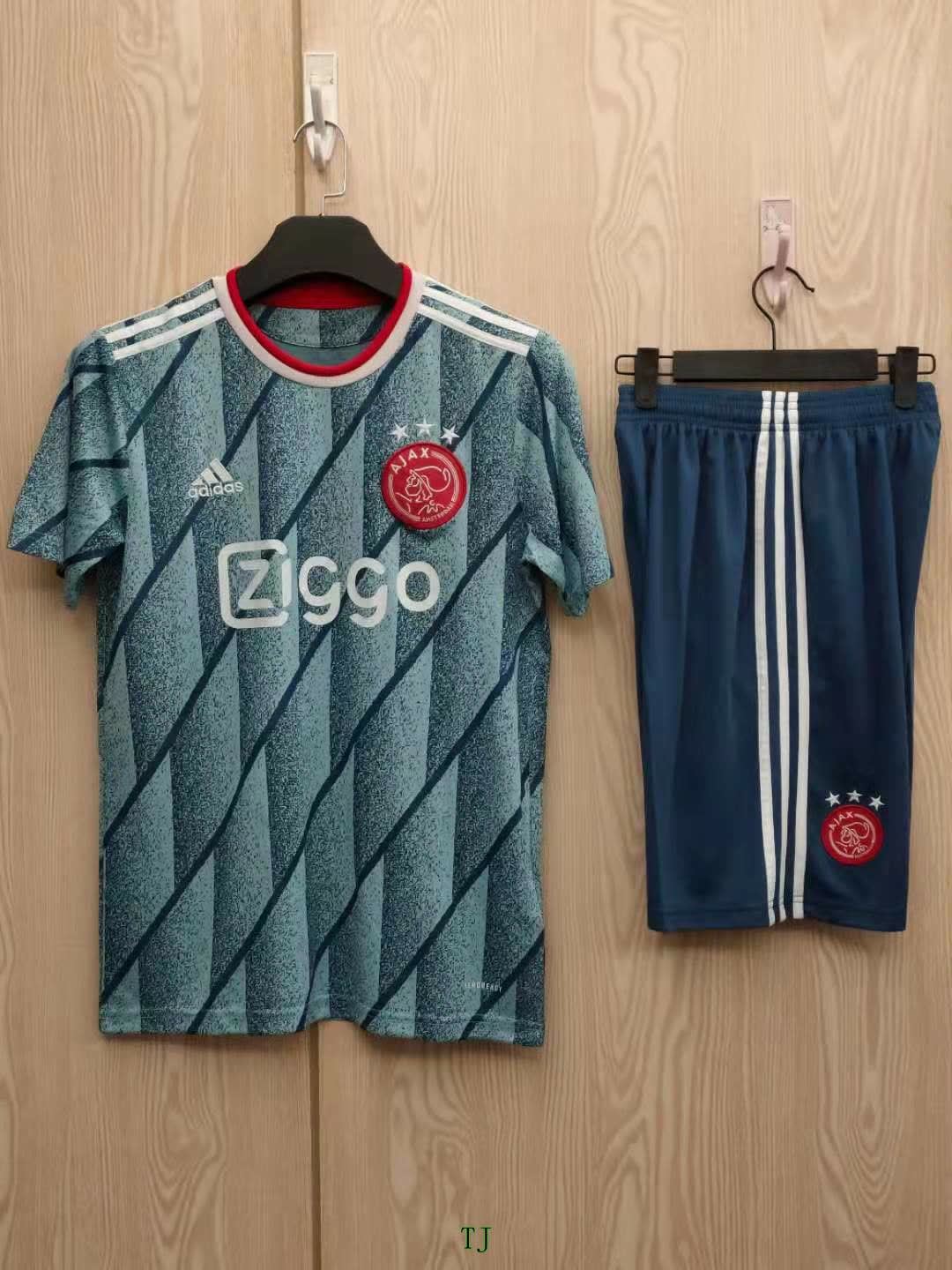 20/21 Ajax away