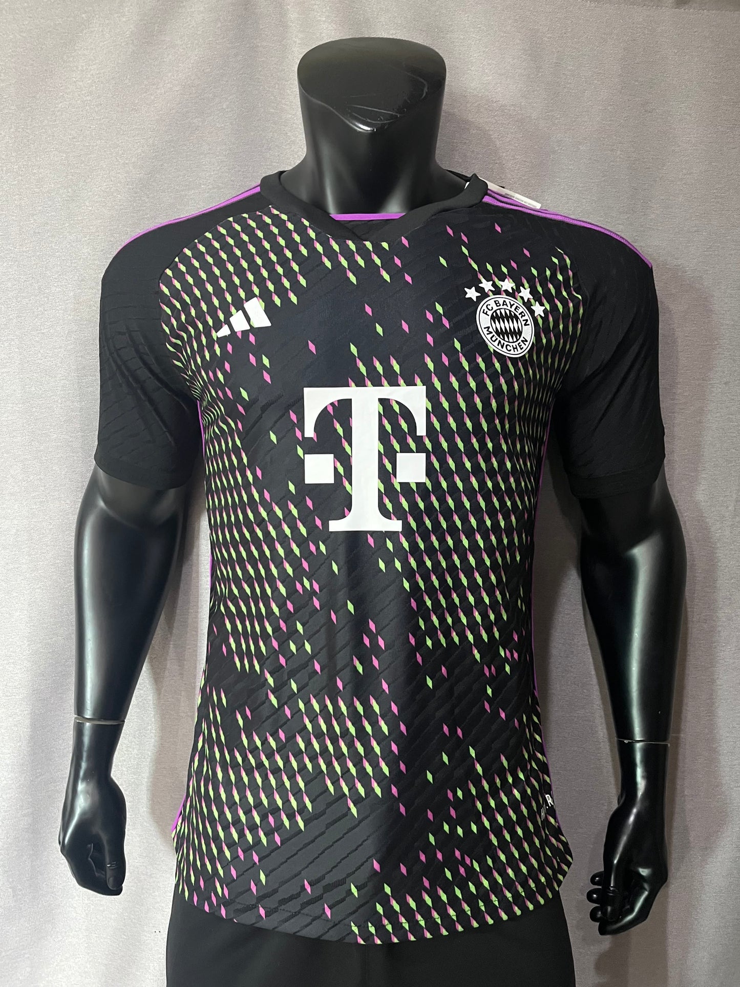 23/24 Bayern away player version