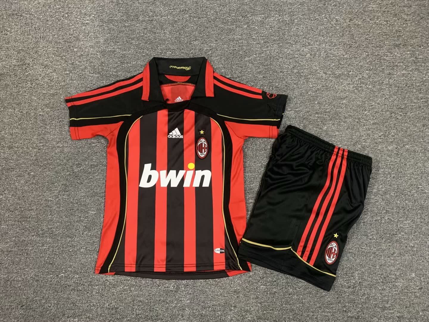 Retro Kids 06/07 AC Milan Home Size: 16-28