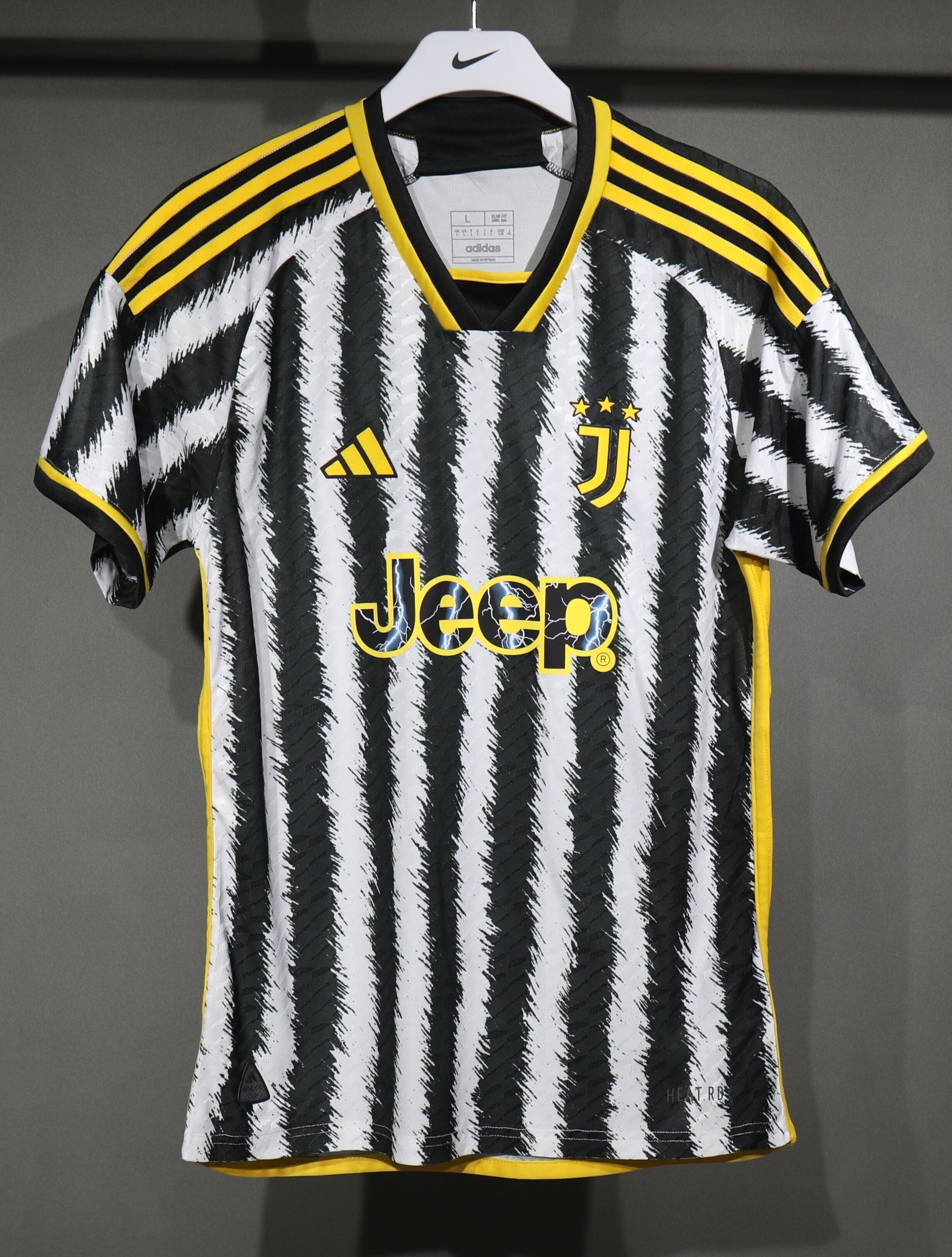 Retro 2023/24 JVT Home Player Edition S-3XL