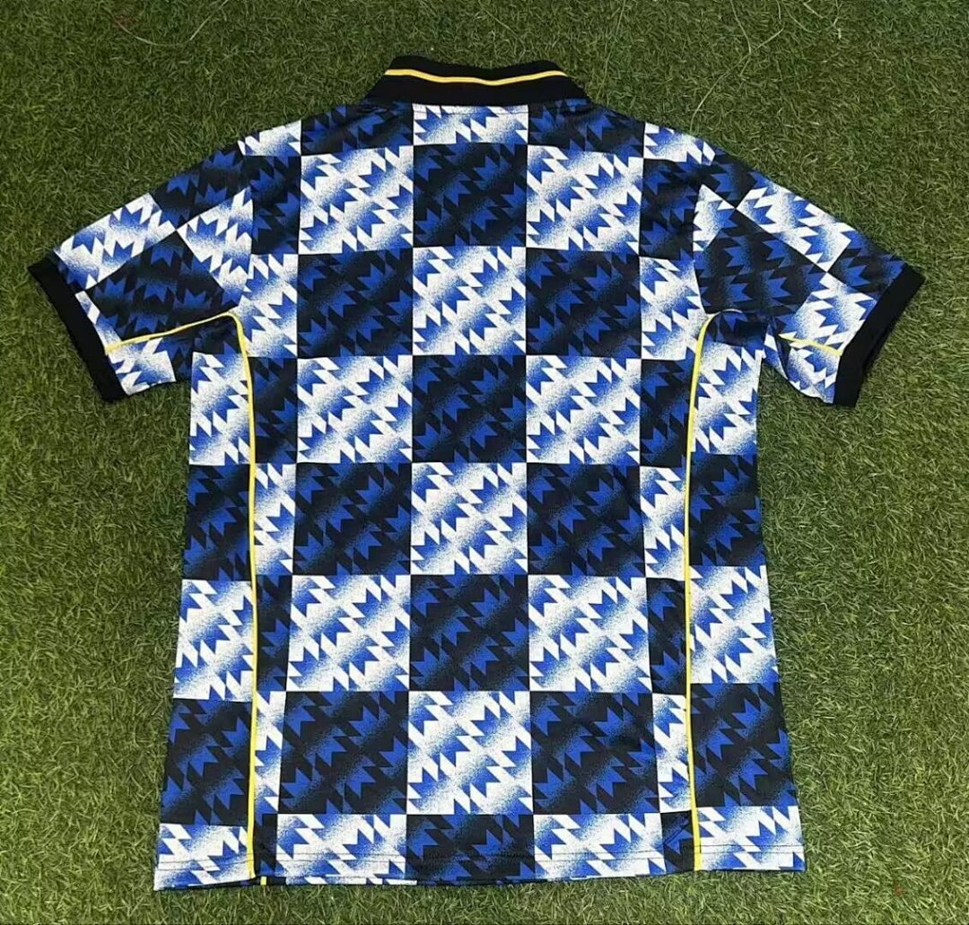 /26 Manchester United Square Retro Style Special Edition S-XXL4