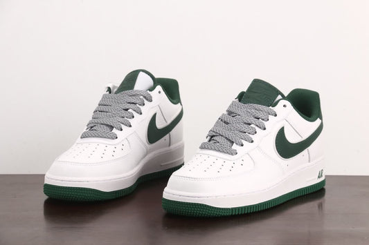 Air Force 1 '07 Low 3M White Green Original last and cardboard are used to create authentic Air Forc
