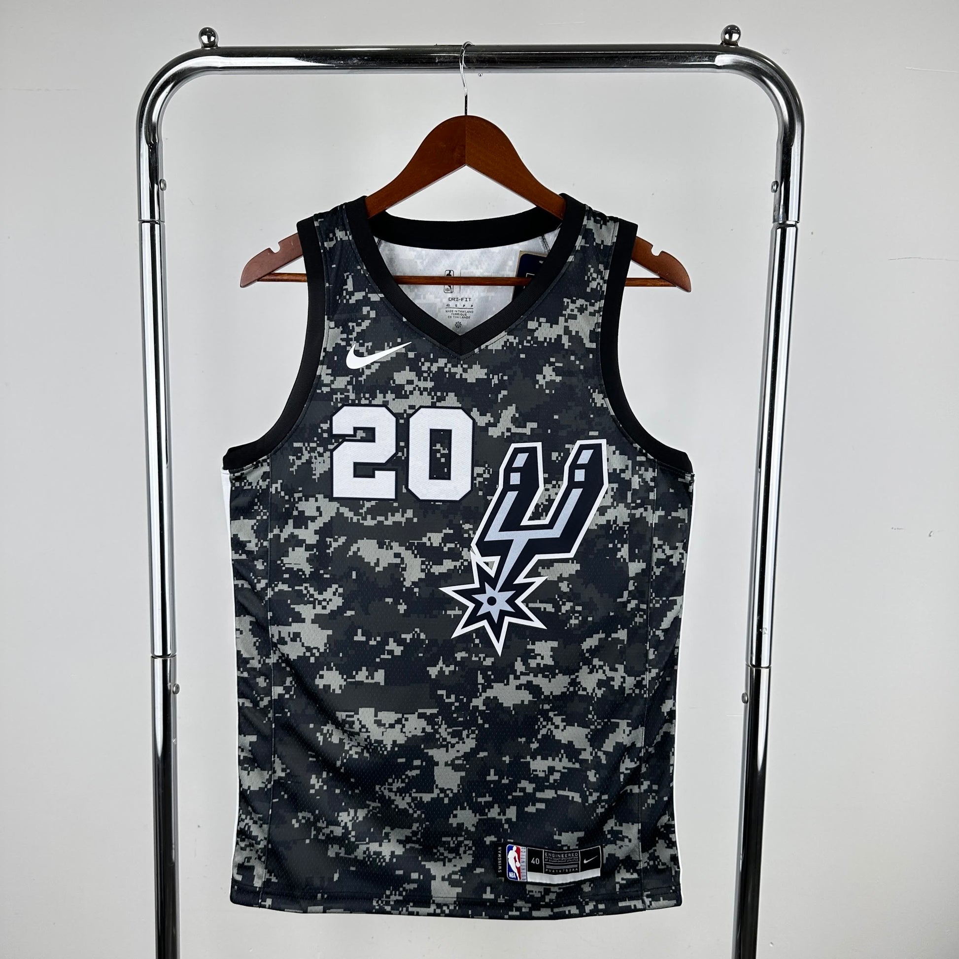 Spurs camouflage No. 20 Ginobili
