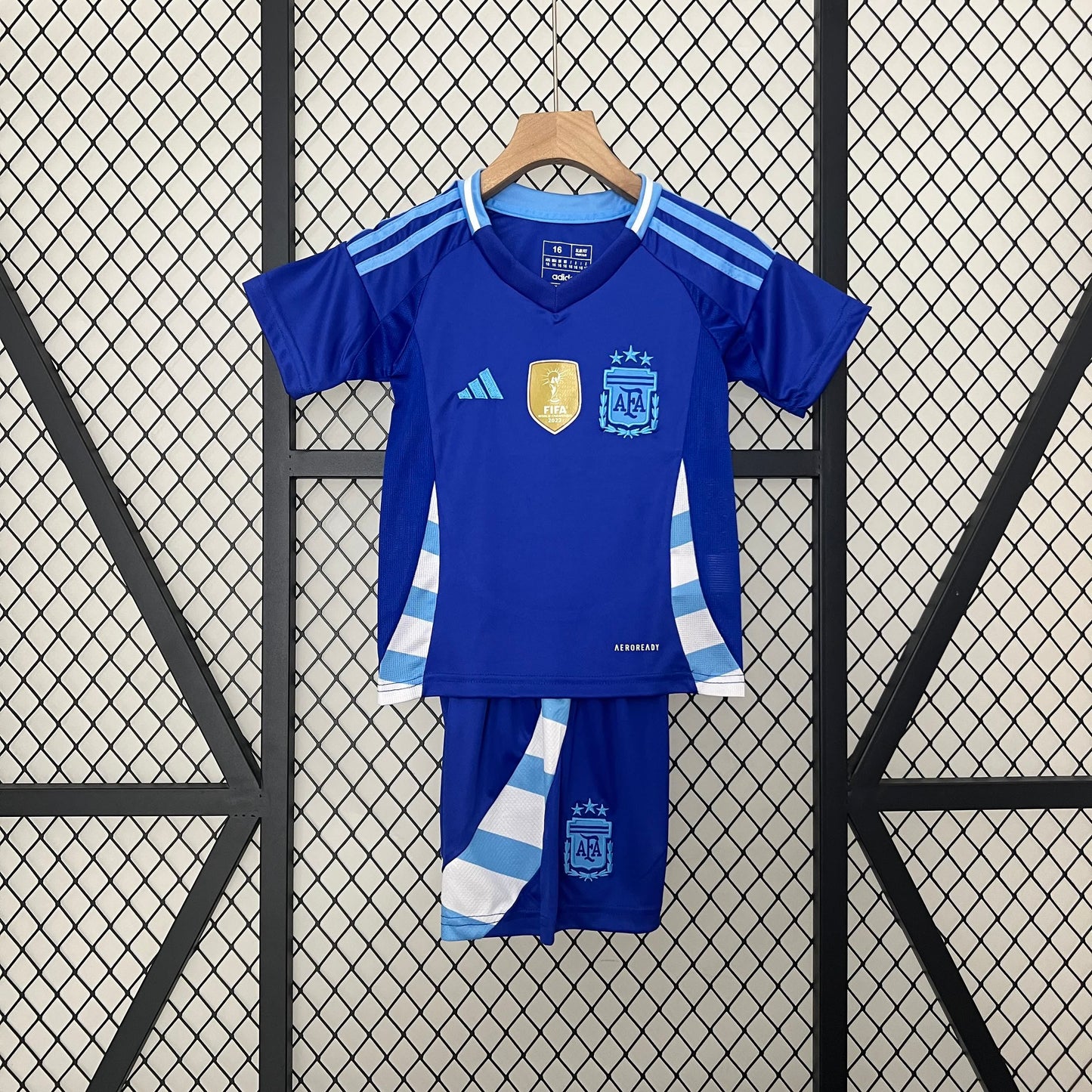 24/25 Kids Argentina away size: 16-28