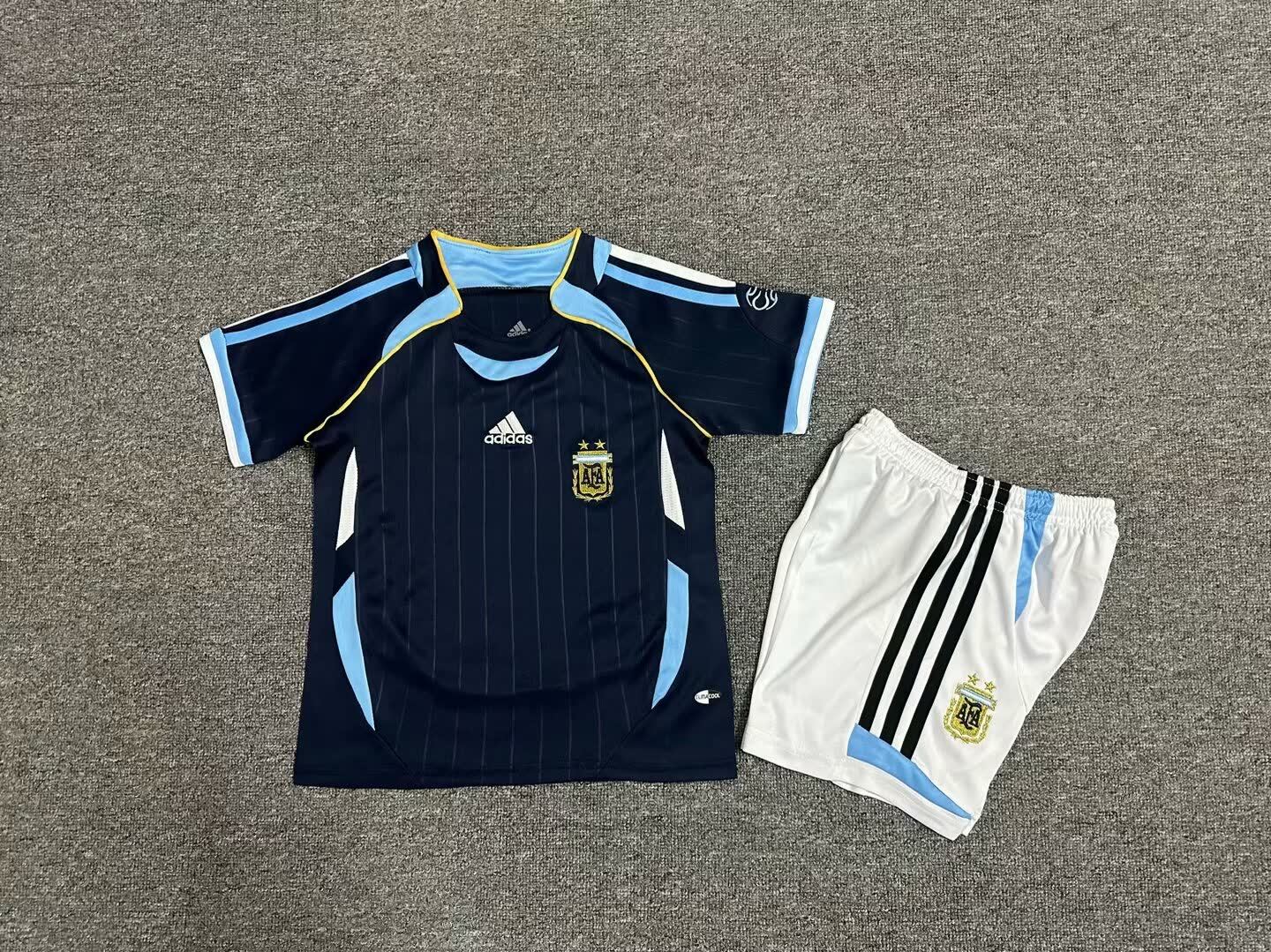 Retro Kids 2006 Argentina away size: 16-28