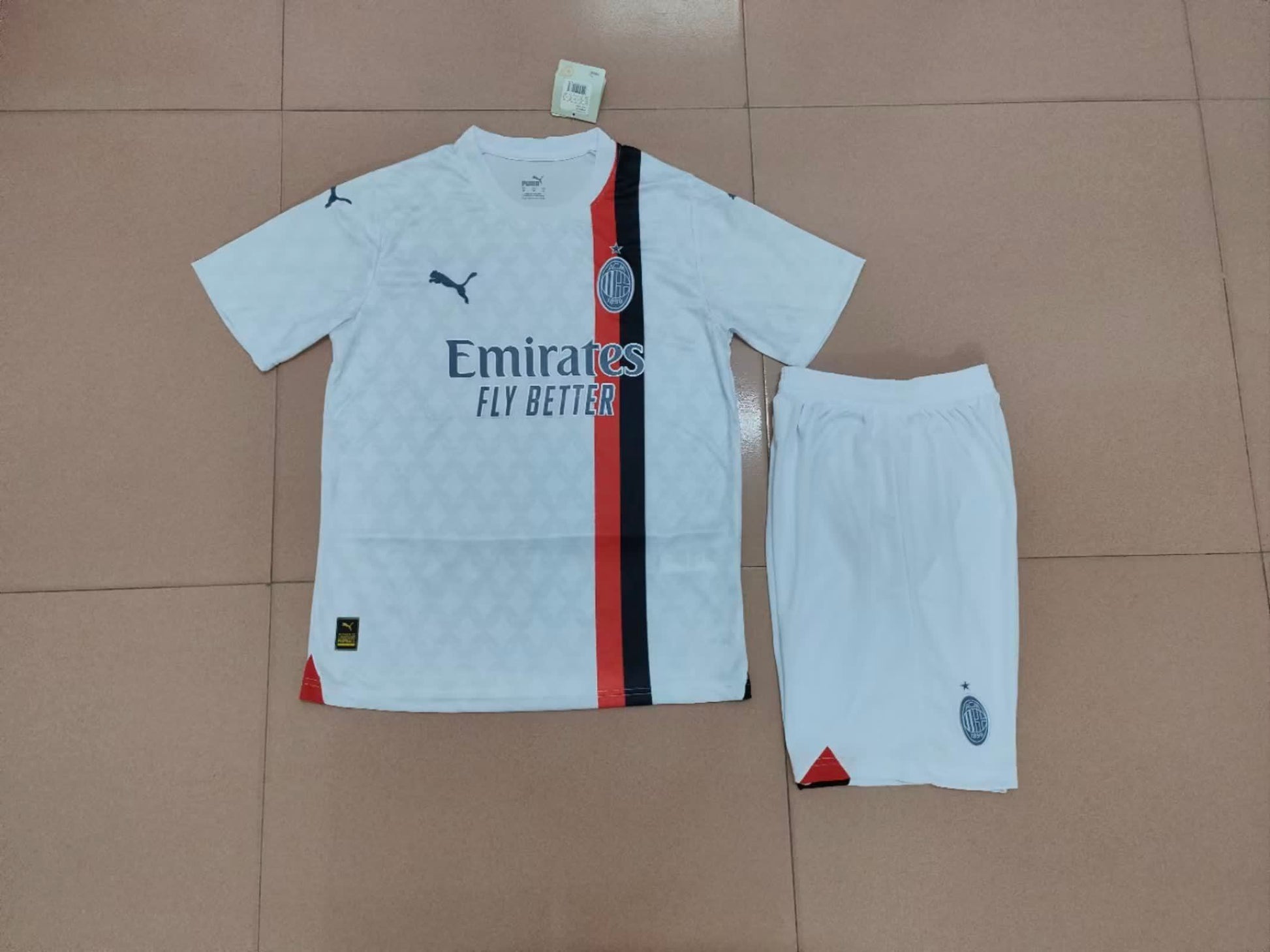 23/24 AC away set