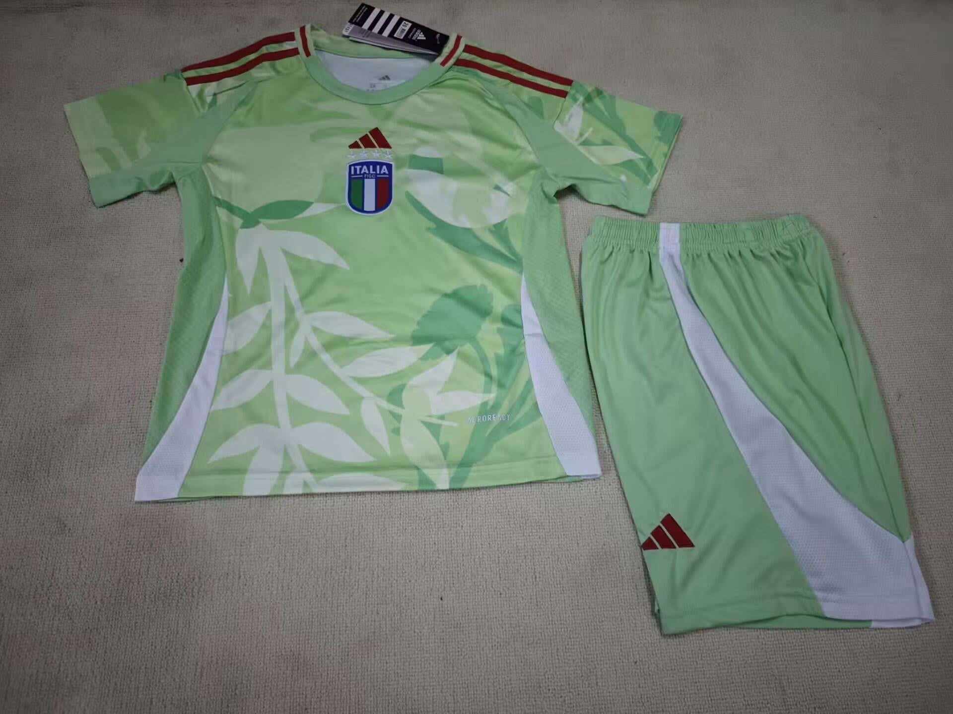 25/26 Kids Italy away size 16-28