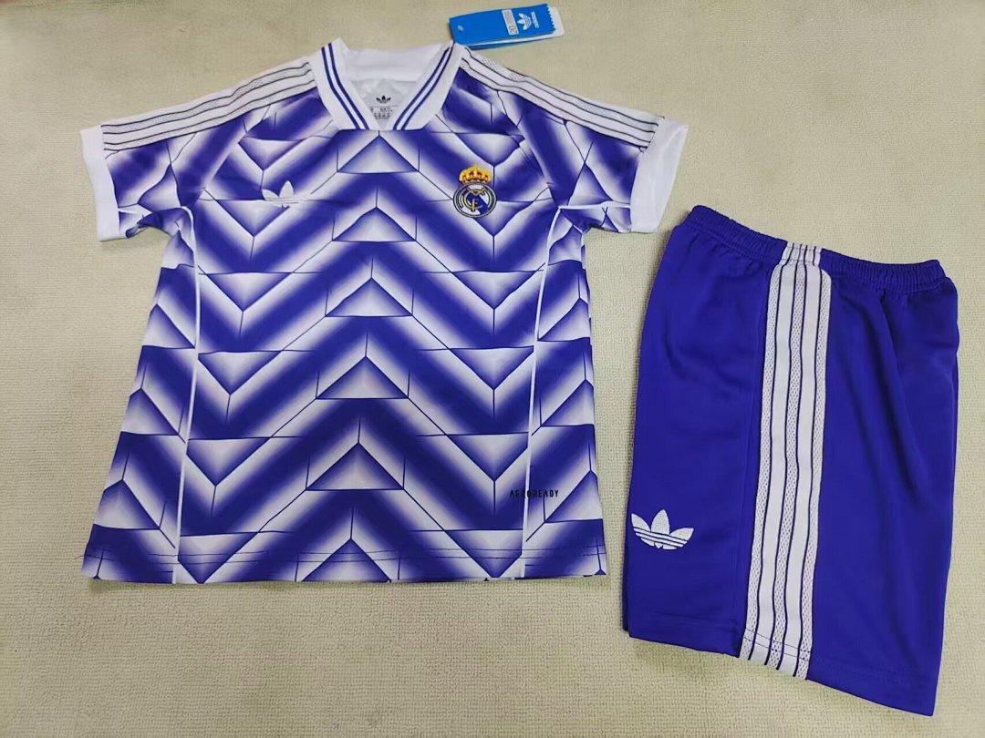 /26 Kids Real Madrid Special Edition Purple &amp; Size 16-305