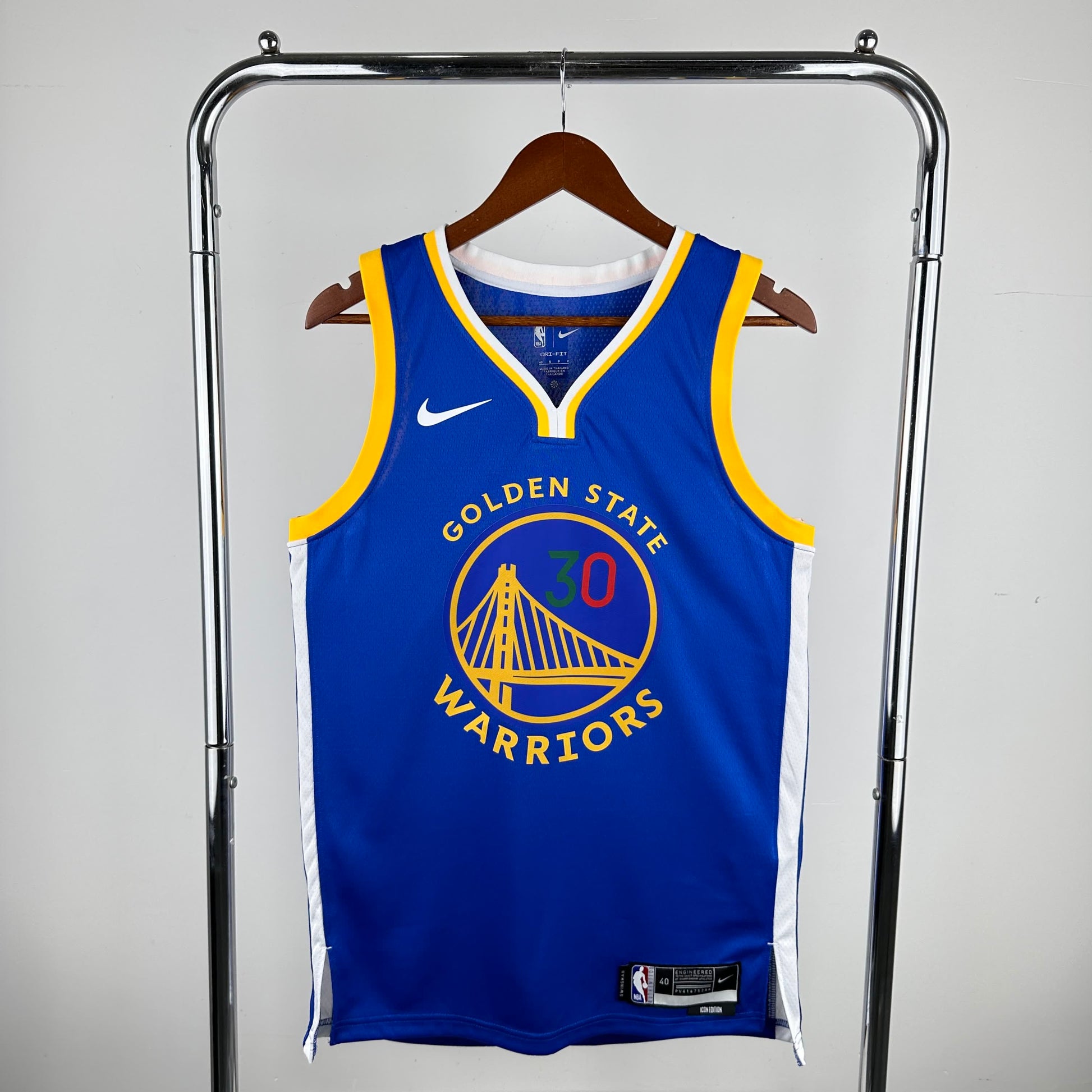 Warriors V-neck Blue # CURRY 30