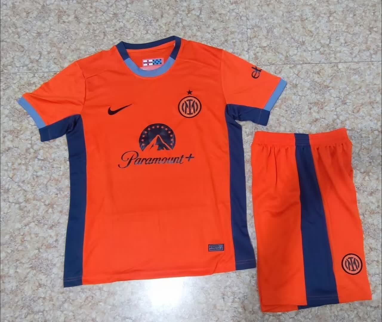 23/24 Inter Milan Second away set