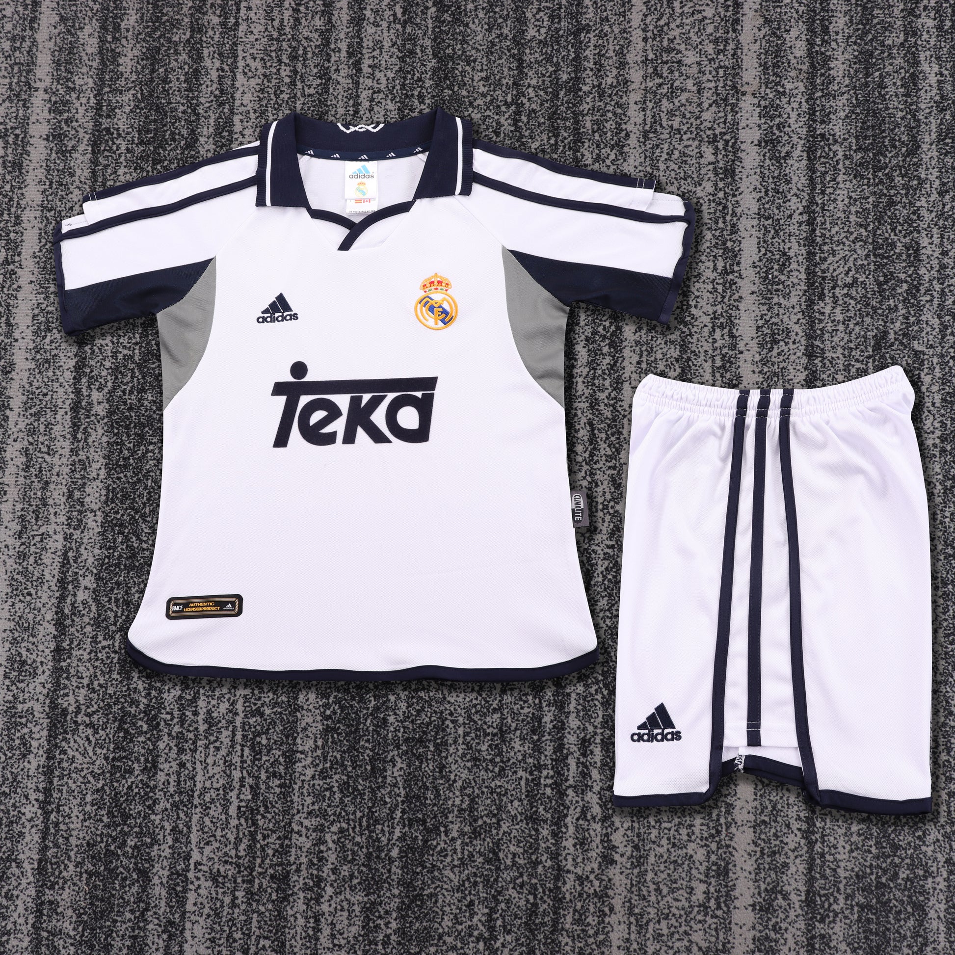 Retro Kids 2000/01 Real Madrid home Size16-28