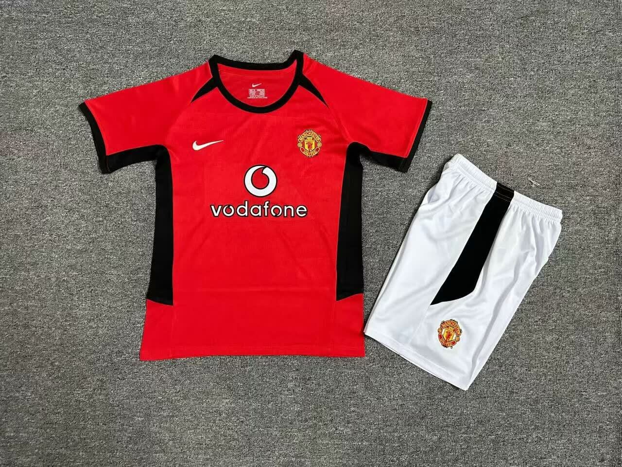 Retro Kids 02/04 Manchester United Home Size: 16-28