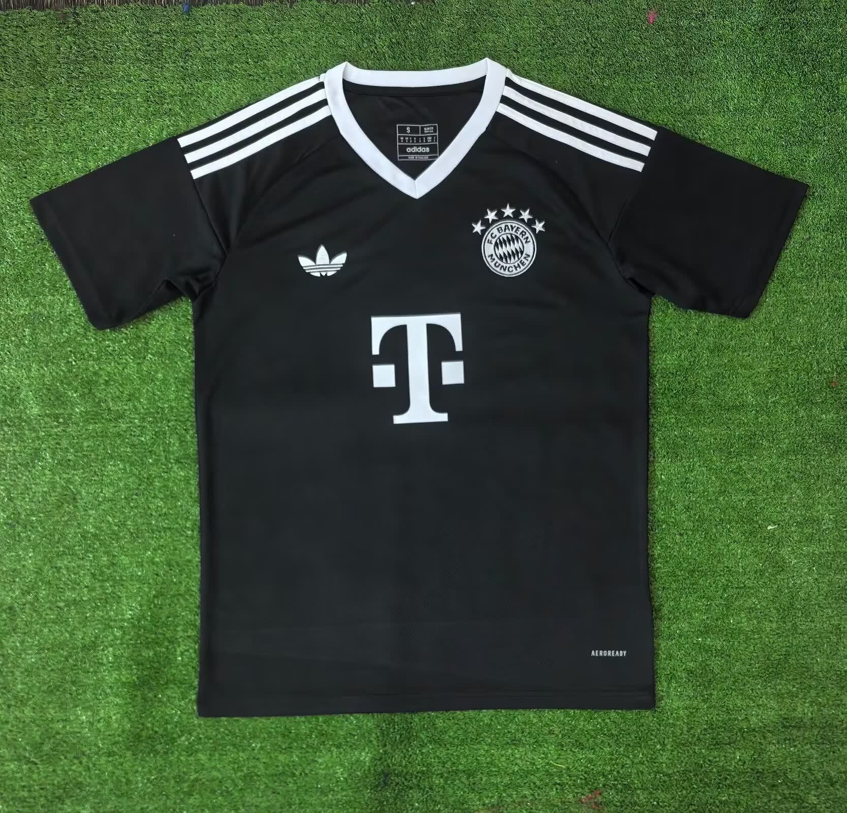 24/25 Bayern Black Training Suit S-XXL