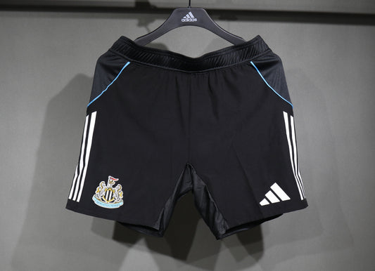 25/26 Newcastle home player shorts S-3XL