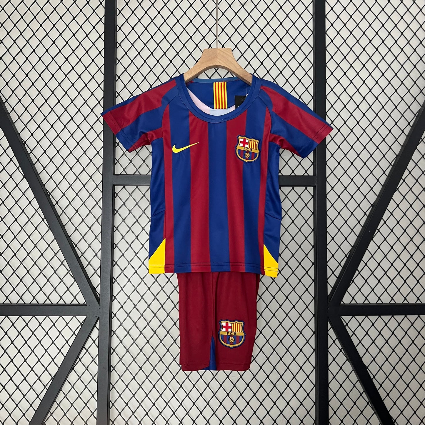 Kids # 2005/06 Retro Barcelona Home