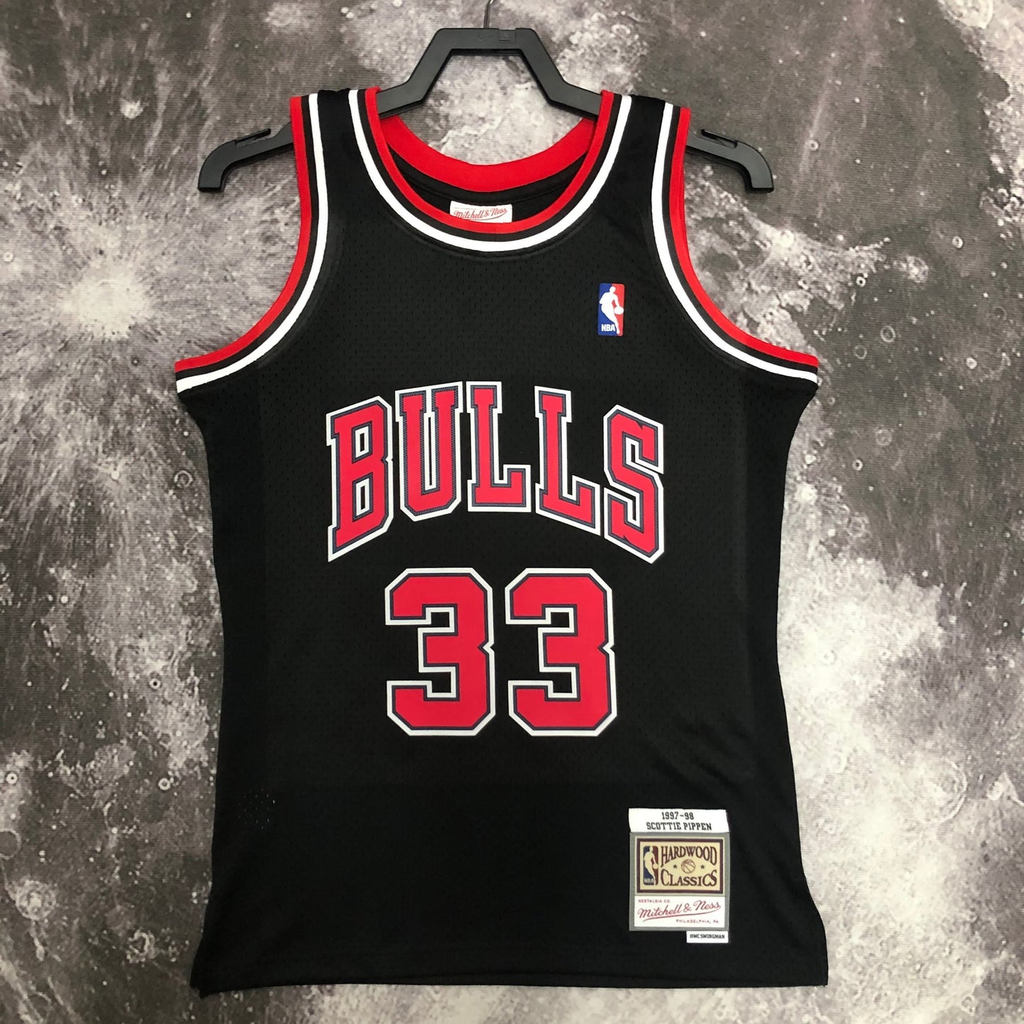 MN hot-pressed vintage jersey: SW Bulls 98 season black 33 Pippen