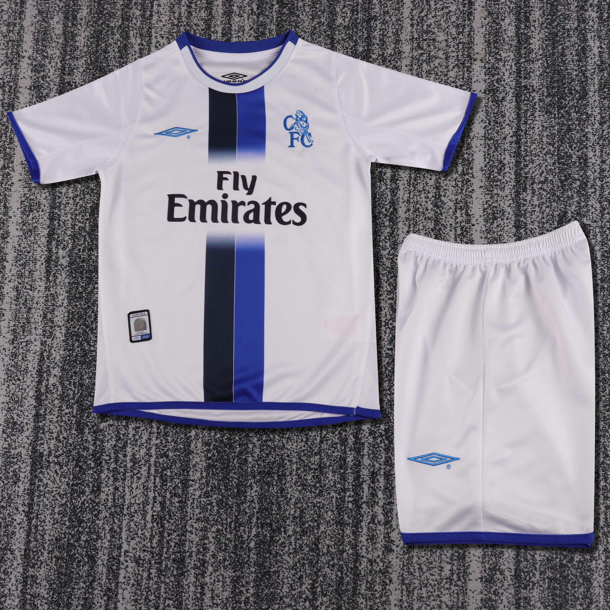 Retro Kids 2003 Chelsea away Size: 16-28