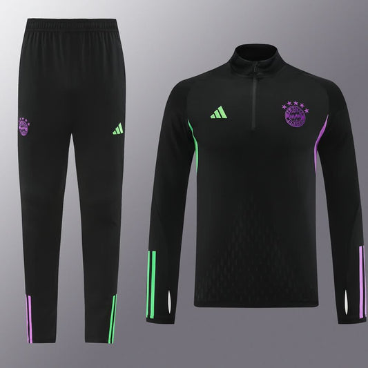 23 Bayern 01 Black Half Zipper