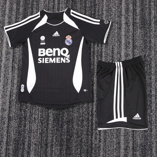 Retro Kids 06/07 Real Madrid away size:16-28