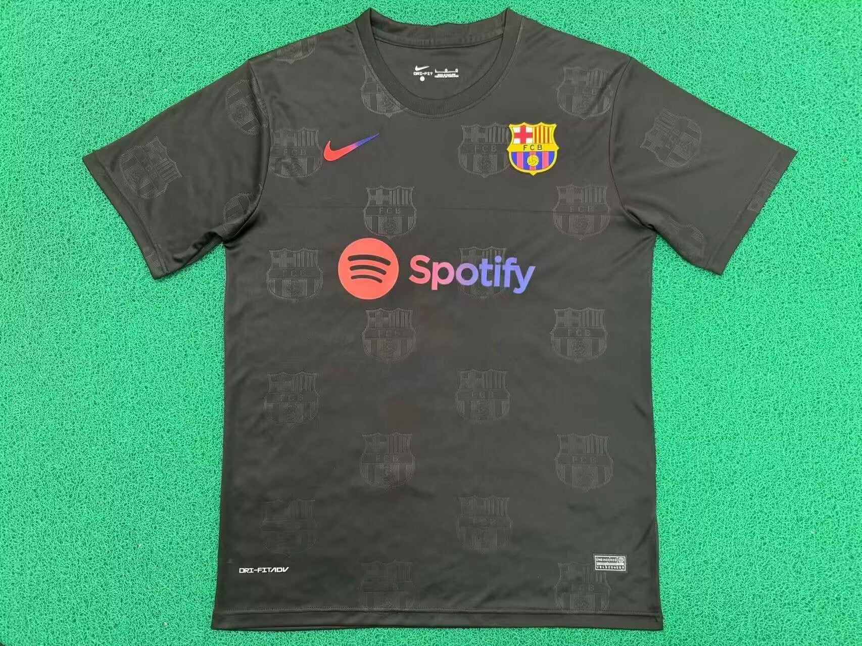 25/26 Barcelona Black Team Badge Special Edition S-XXL