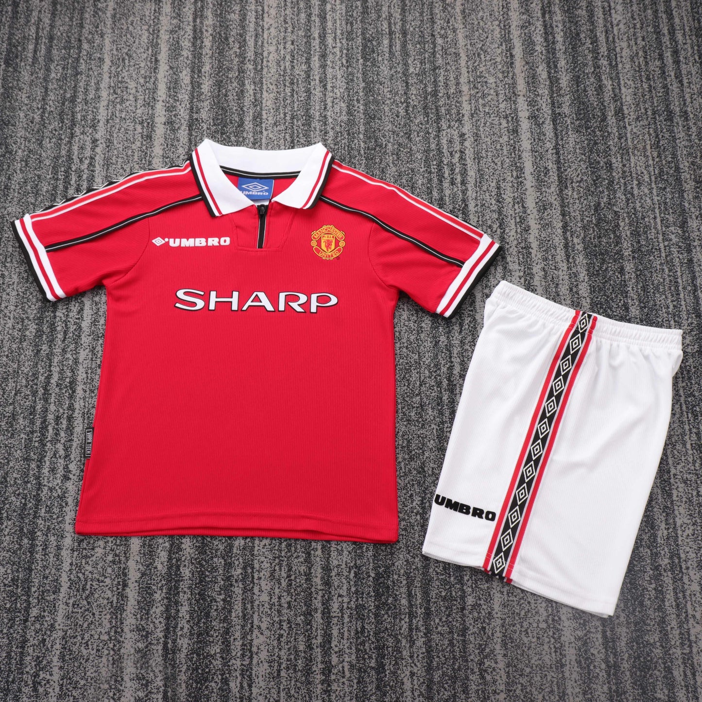 Retro Kids 98/99 Manchester United home size: 16-28