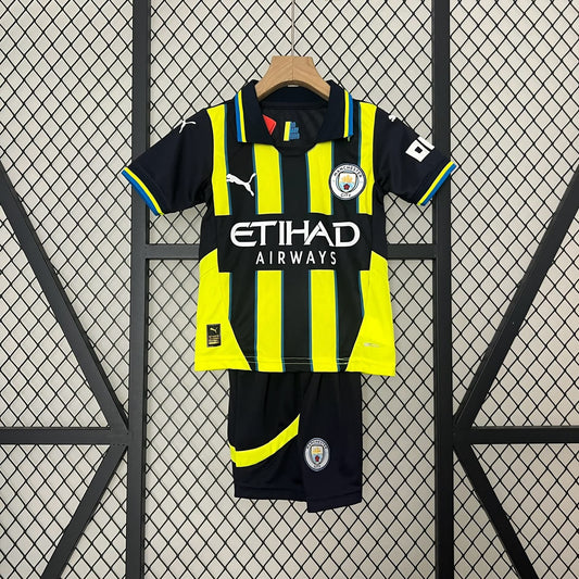 24/25 Kids Manchester City away Size: 16-28